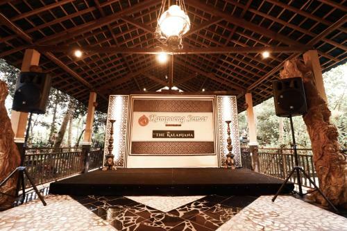 Hotel Kampoeng Semar Borobudur