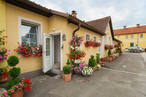 Apartamento Auszeit Leoben 1 Mit Terasse Und Gratis Parkplatz