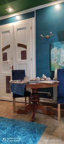 Villa Ultracentral For 6 Friends Apartments