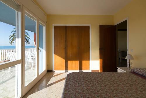 Apartamento En 1era Linea Mar Con Terraza De 25m2