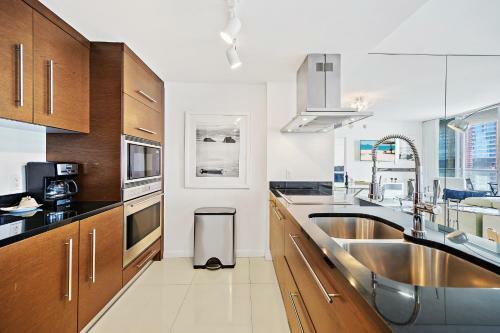 Majestic High Rise Unit With Ocean View