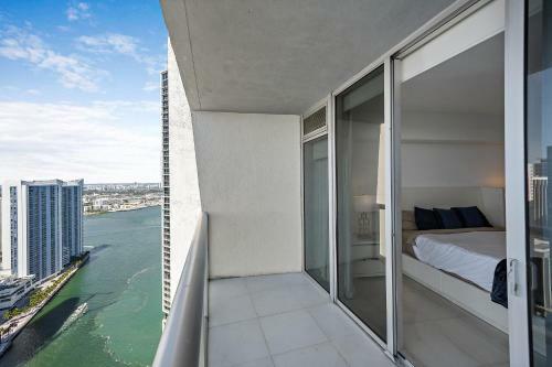 Majestic High Rise Unit With Ocean View