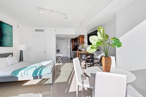 Icon Stunning Studio W Brickell Free Spa