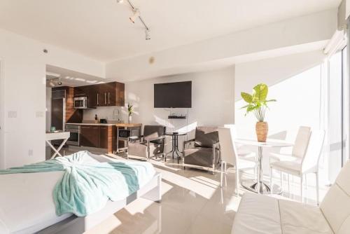 Icon Stunning Studio W Brickell Free Spa