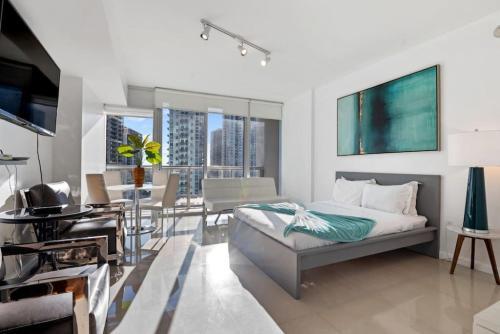 Icon Stunning Studio W Brickell Free Spa
