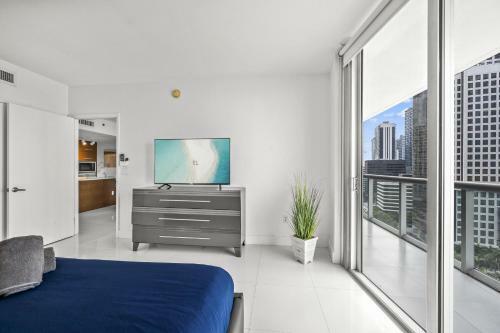Luxury Condo W Icon With City Views