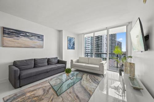 Luxury Condo W Icon With City Views