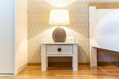Bright Studio Apartment Near Beach!