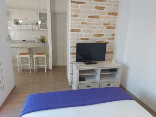 Apartments Ema Near Beach