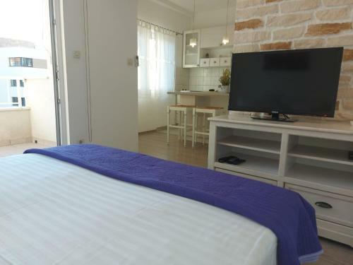 Apartments Ema Near Beach