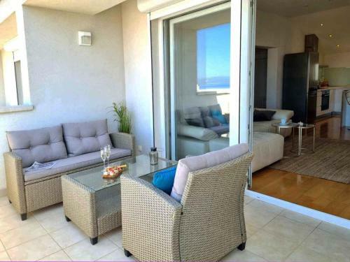 Apartments Ema Near Beach