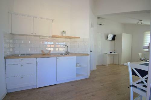 Apartments Ema Near Beach