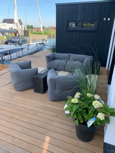 New High End Waterfront Family Villa