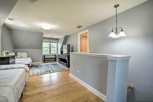 Well-appointed Gary Home Few Blocks To Beach!