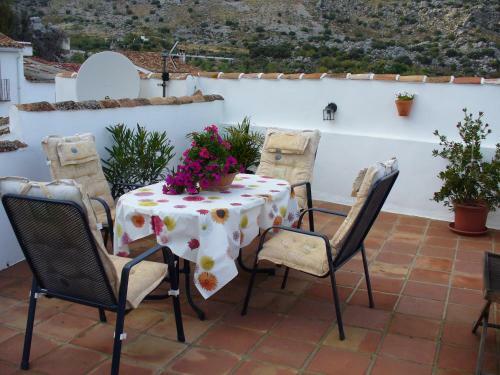 Enchanting 2-bed Village House In Montejaque Wifi
