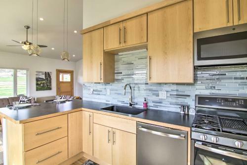 Big Timber Nature Retreat With Mountain Views!