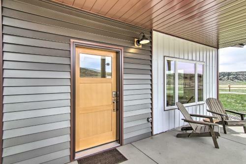 Big Timber Nature Retreat With Mountain Views!
