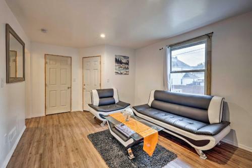 Gloversville Apartment With Fireplace And Essentials!