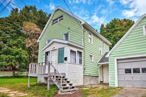 Gloversville Apartment With Fireplace And Essentials!
