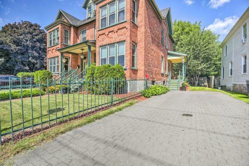 Historic Apartment - Half Mi To Lake Champlain!