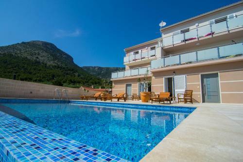 Villa Nikola - Big Terrace Apartments