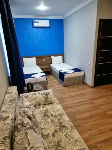 Hostal Nobi Guest House