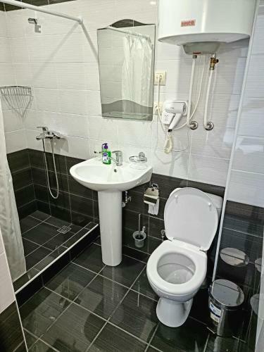 Hostal Nobi Guest House