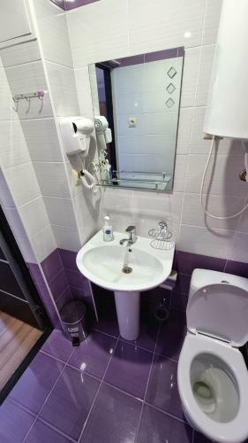 Hostal Nobi Guest House