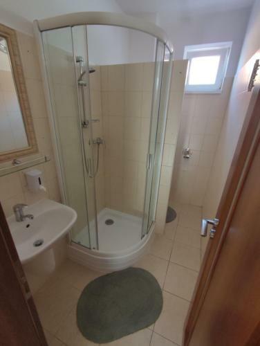 Hostal Thermalpark Lake Apartments