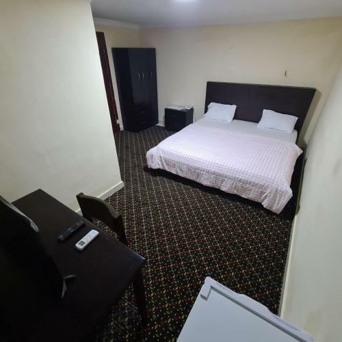 Kings Empire Hotel Sl
