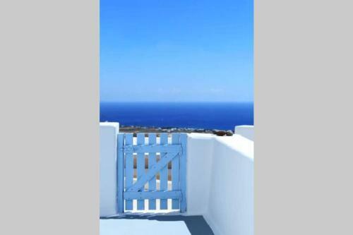 Villa Lodras' House, Genuine Santorini Experience