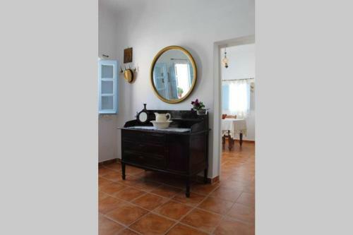 Villa Lodras' House, Genuine Santorini Experience