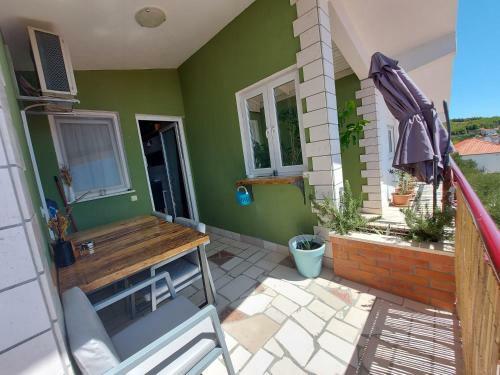 Apartments Petar Btw. Split And Omi?