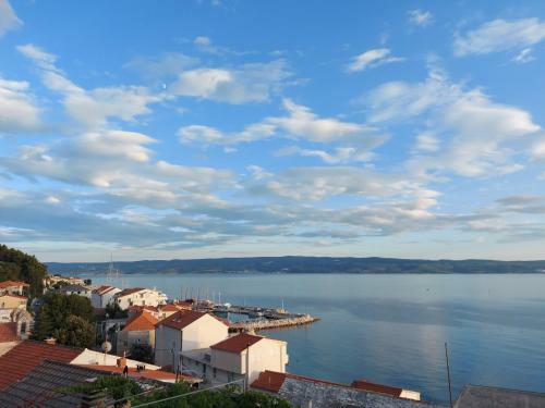 Apartments Petar Btw. Split And Omi?