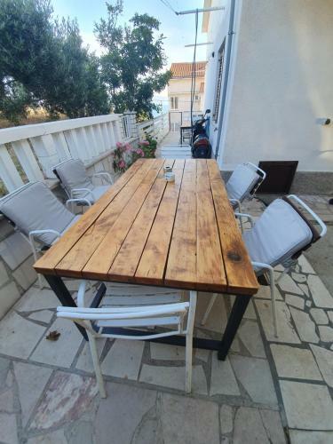 Apartments Petar Btw. Split And Omi?