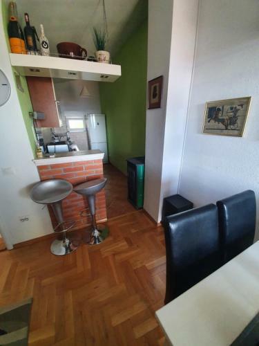 Apartments Petar Btw. Split And Omi?