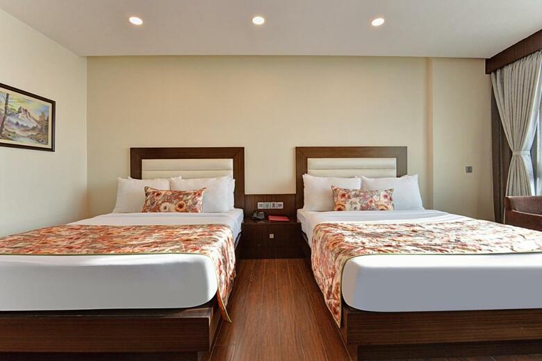Hotel Summit Montana Suites & Spa
