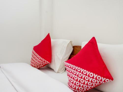 Hotel Oyo 447 Hutasimo Residence