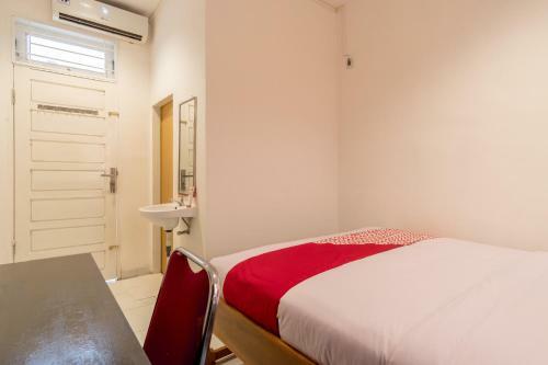 Hotel Oyo 447 Hutasimo Residence