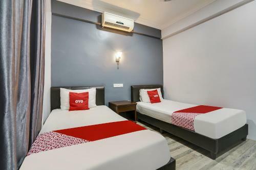 Capital O 90490 Zaques Hotel