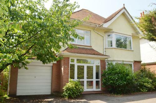 A Cozy House To Stay In Sunny Bournemouth
