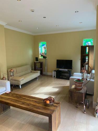 A Cozy House To Stay In Sunny Bournemouth