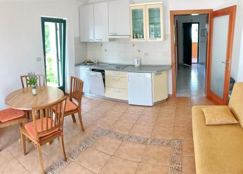 Todor Seaside Apartments