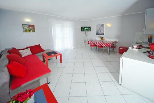 Apartment Red