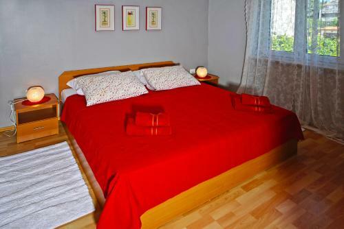 Apartment Red