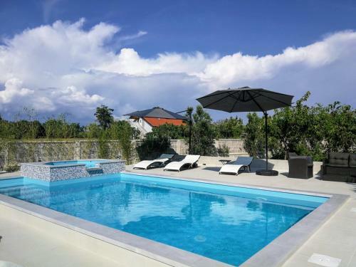 Villa Flora Maris Apartments