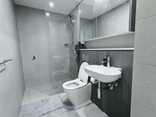 Apartamento Elegant 3-bed 2-bath, Balcony, With Pool Included, No Parties!