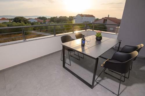 Luxury Apartments Leonika
