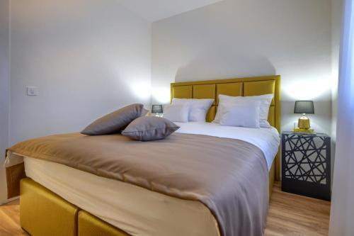 Luxury Apartments Leonika