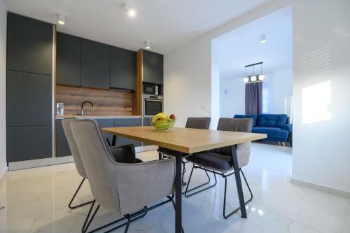 Luxury Apartments Leonika